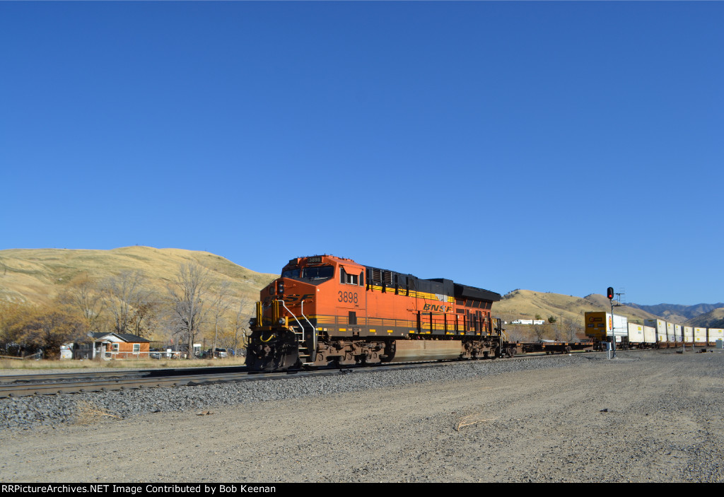 BNSF 3898